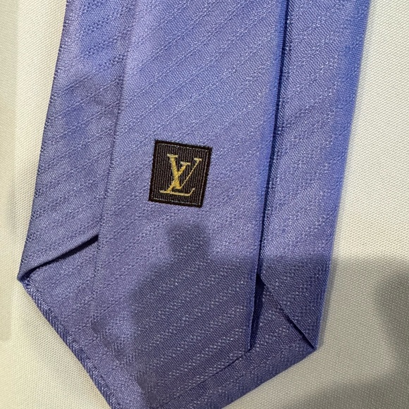 Authentic Louis Vuitton men’s silk necktie with box - Picture 7 of 11